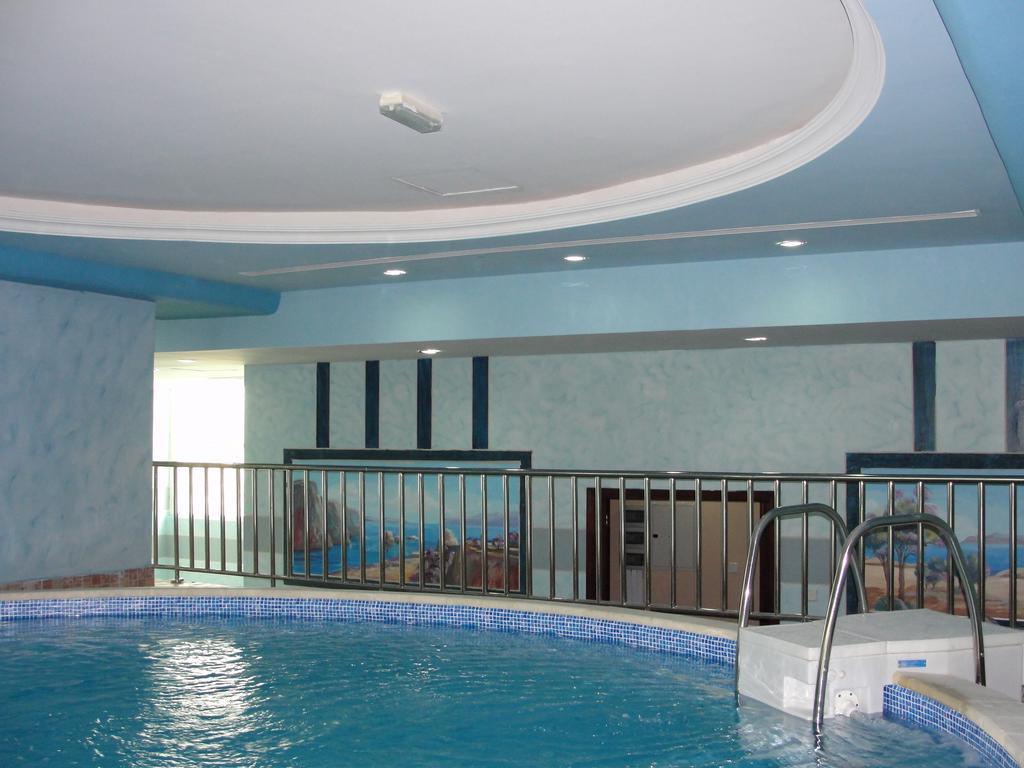 Al Bustan Tower Hotel Suites Šardžá Exteriér fotografie